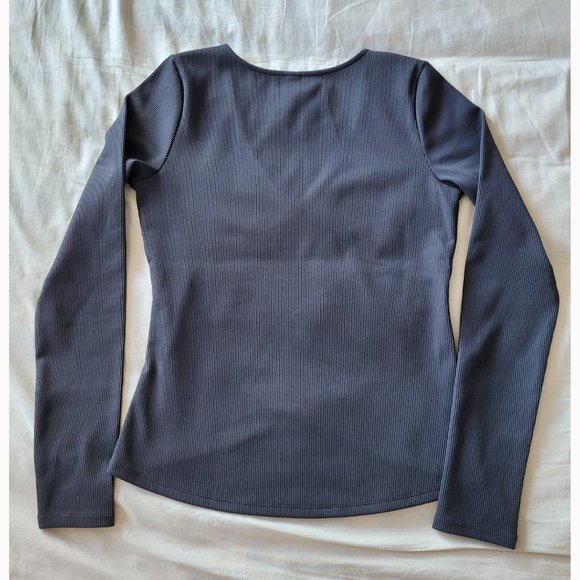 GapFit Breathe Faux Wrap Top (Black, XS) - Picture 8 of 9
